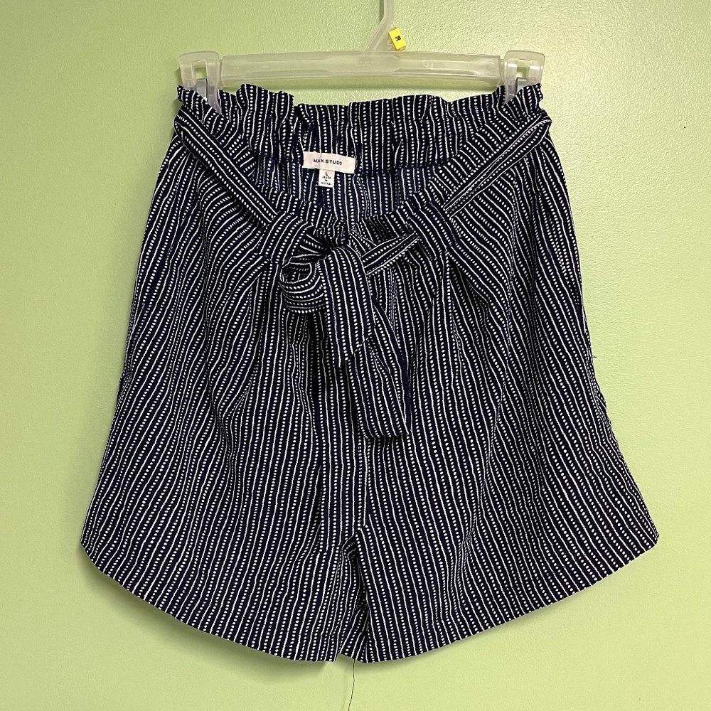 Max Studio Navy Tie Shorts